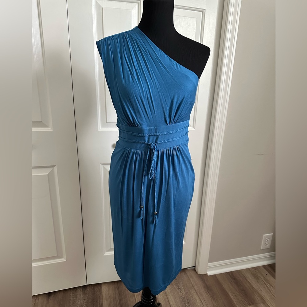 One shoulder blue dress